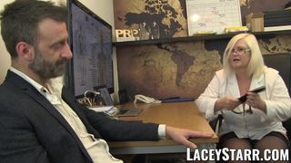 Laceystarr - Doktor Gilf isst weißes Pascal-Sperma nach dem Sex