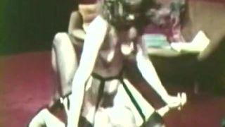 Lesben spielen schmutzige Sexspiele (Retro aus den 60er Jahren)