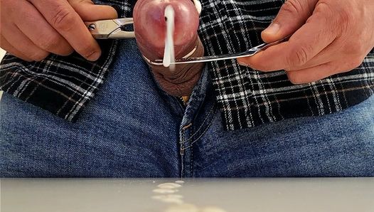 Visit me in the office and take a huge facial cumshot