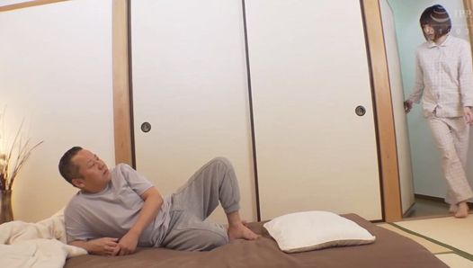 Harter Sex: Uniformierte Schönheit weg von ihrem Freund - Aoi Nakashiro