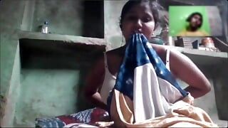 Indisch Desi-meisje geneukt door haar grote lul dokter (Hindi-drama)