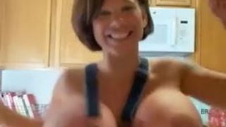 Hausfrau mit dicken Titten