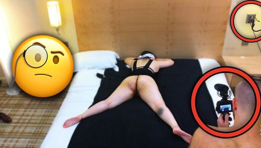 Touch-n-Tell: 22-jährige zeigt ihre Knicke .. squirtet! echte Massage