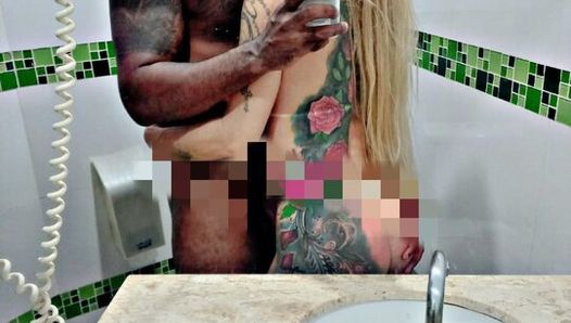 Corno liberou esposa hotwife pra dormir com amante bbc