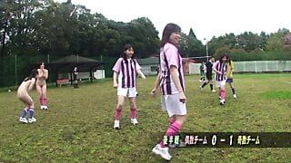 Amatörsex i damfotbollslaget i Japan. spelare har sex med speldomare. otrolig film