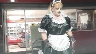 Sissy, französisches Zimmermädchen in der Tankstelle