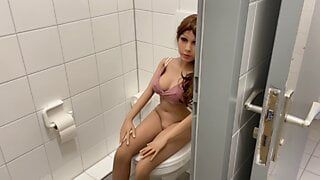 Sexdoll Gina at the toilet 