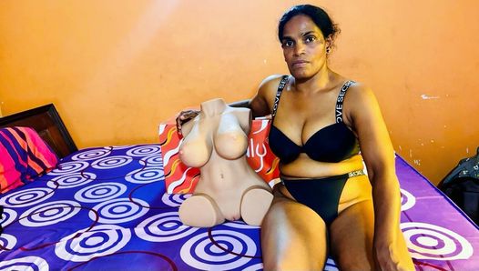 Бойфренд удивлен тамильская разведенная милфа с танталской секс-куклой