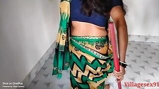 Grüne Sari trägt indische Reife und hat Sex im 5-Sterne-Hotel (offizielles Video von VillageSex91)