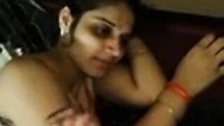 Indische Tante Jeejaa Saalee Schlafzimmer-Sex Teil zwei, indische Tante