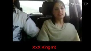 차에서 하드코어한 파키스탄 소녀