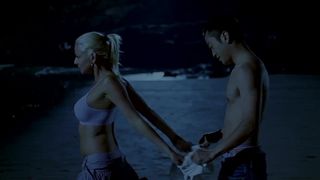 ビーチの中国人男性と白人少女（2007）