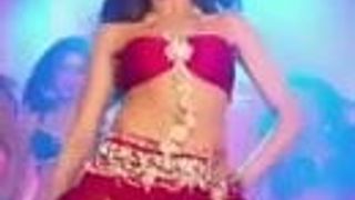 Bollywood-Schauspielerin Deepika schüttelt den Arsch