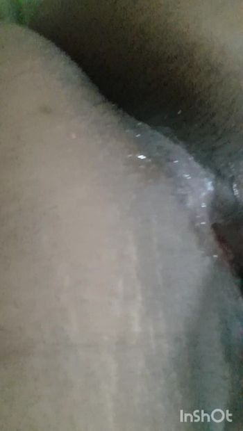 Vazou vídeo de buceta peluda e molhada do Sri Lanka