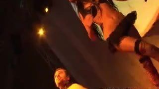 Heiße Stripperin hat Sex mit einem Fan