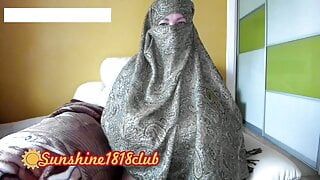 Объединенные Арабские Эмираты, шоу с милфой с большой задницей на вебкамеру 11.16