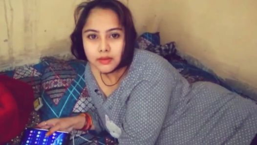Desi stiefschwester nahm das zimmer ihres stiefbruers für eine nacht, in dem er mit seiner heißen teen-stiefschwester in hindi schlafen wollte