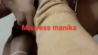 Indische Herrin Manikka Bose, Ferse und Fußanbetung