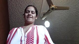 Тетушка романтична - секс-имитация в видео от первого лица