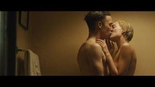 Margot Robbie wet tits in a sex scene