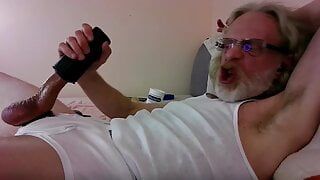 Jerkindad14 - Holiday Goon Bat-Session älterer schwuler Mann in Unterwäsche streichelt fettigen Poz-Schwanz und massives Abspritzen