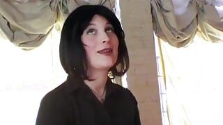Retro goth, transgirl mit saftigem schwanz