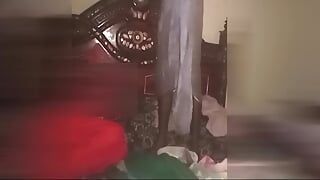 Una moglie sexy massaggio al marito cazzo e viene scopata dopo massaggio-TarelgcXXX e Fozia Khan