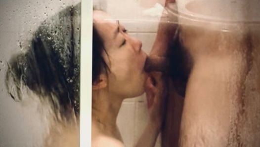 Японская жена занимается сексом в душе - видео куколда