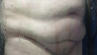 Reife bBW alex mit dicken titten in der dusche. Wer will helfen, diese dicken titten einseifen?