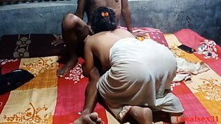 Indisches Dorf Bhabhi xxx Videos mit Bauer im Badezimmer