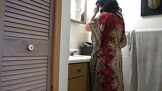 Punjabi-Stiefmutter fickte mit großem Schwanz, bevor sie zur Arbeit ging