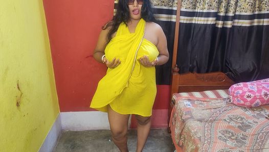 Sexy bengalisches Bhabi fickt mit gurke in ihrem schlafzimmer im gelben kleid