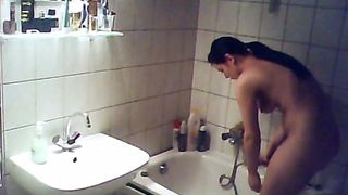 Meine Frau hat sich für dich im Badezimmer gefilmt