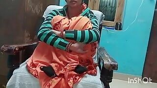Beste Indische zuigende en neukpartij seksvideo van Lalita Bhabhi in het winterseizoen - Hindi-audio