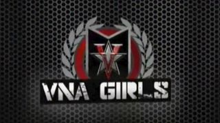 Nackte Nymphen Jenna Foxx &amp; Savana Styles kämpfen und reiben Muschi!