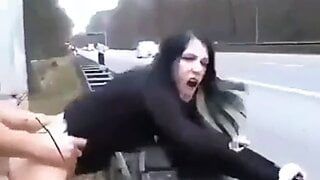 고속도로에서 따먹히는 크로아티아 소녀