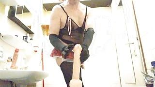 Gay crossdresser maricas femboy fodendo grande consolo