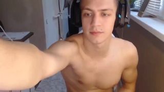 Fitter Junge Zak solo von der Webcam