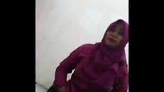 Indonesischer Hijab-Blowjob
