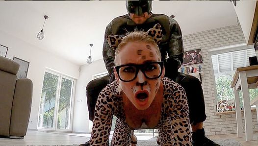 Amateur cosplay porn: Batman punishes nasty Catwoman