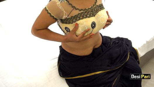 Desi Pari - indisches Bhabhi genießt Dildo in schwarzem Sari