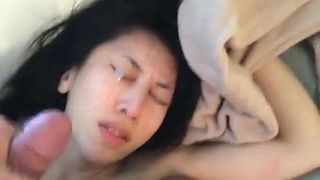 Steph Lau bekommt eine Gesichtsbesamung auf ihrem hübschen Gesicht