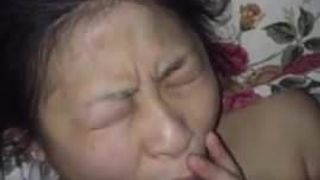 Asiatisches Zimmermädchen Mund gefickt