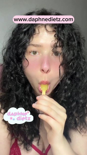 ¿Puedo probar tu paleta helada y lamerla extensamente? 
DaphneDietz