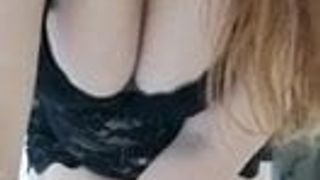 Sexy israelisches MILF-Mädchen mit dicken Titten und Arsch