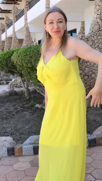 Dame in Yelow, sonnige oma
