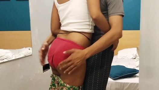 Indische stiefschwester fickt video im hotelzimmer