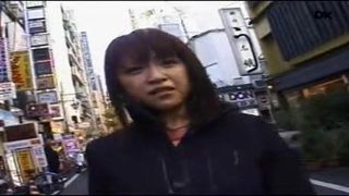 Japanische Demütigung - öffentlicher Gesichtsbesamungs-Spaziergang 2