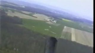 Milf mit dicken Titten mit einem Typen im Hubschrauber