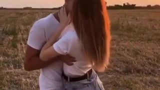 # heiße Freundin und Freund beim Küssen Video #